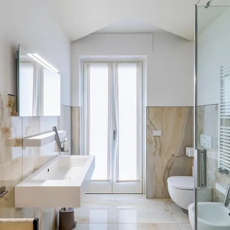 Vanity Tail Luxury * Pocapaglia