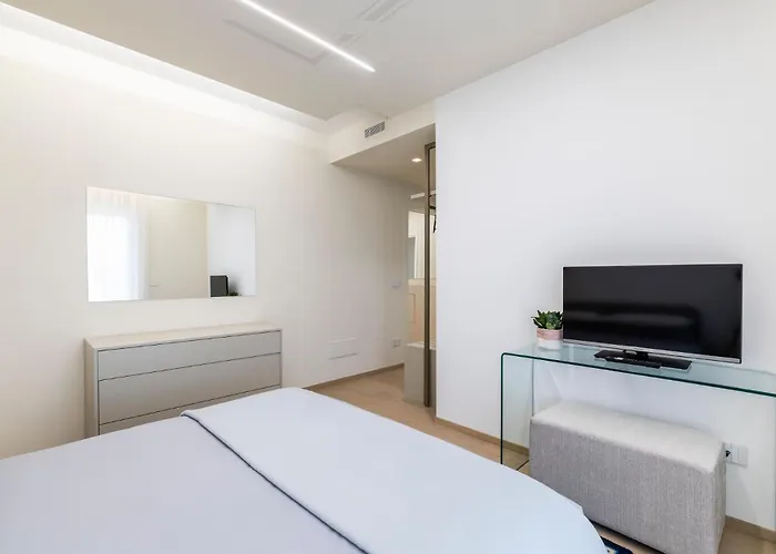 Alba Royal - 2 *